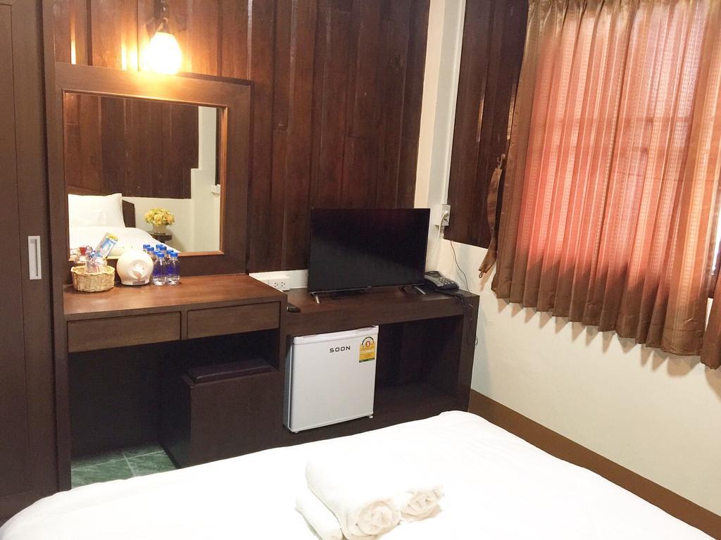 Phrasing Guesthouse Chiang Mai Exterior photo
