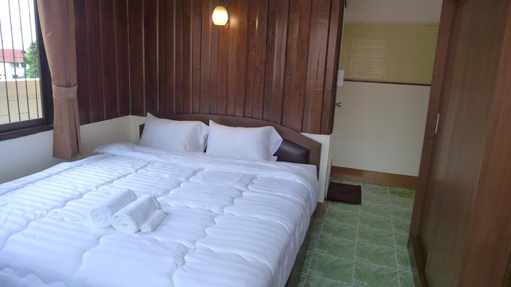 Phrasing Guesthouse Chiang Mai Exterior photo